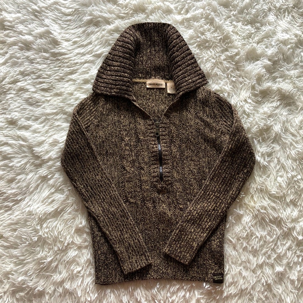 DKNY JEANS PETITE. Size M.